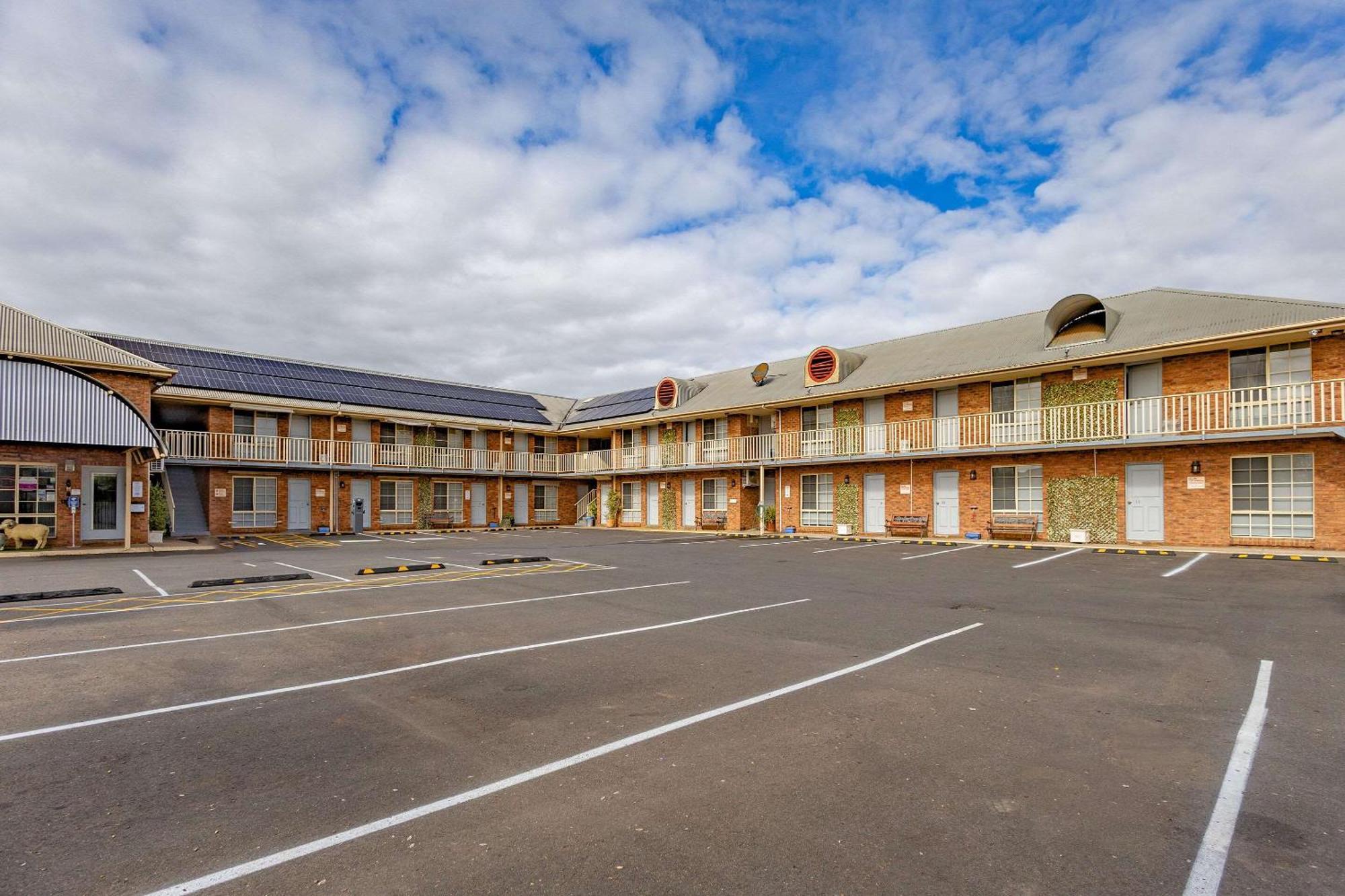 Comfort Inn Shearing Shed Ντούμπο Εξωτερικό φωτογραφία